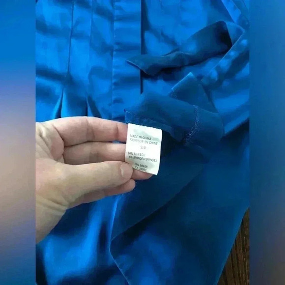 Theory Women’s S Blue Silk Pleated Button-Down Sleeveless Blouse - EUC! - Picture 6 of 9